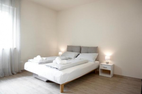 Bright studio apartment with free private parking Merano